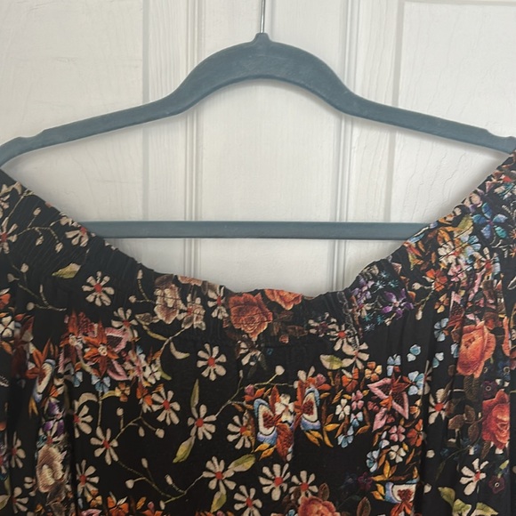 Daniel Rainn size Large colorful flowered blouse. 3/4 sleeves with ties. - Picture 9 of 9